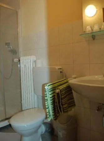 Hausmann 3*